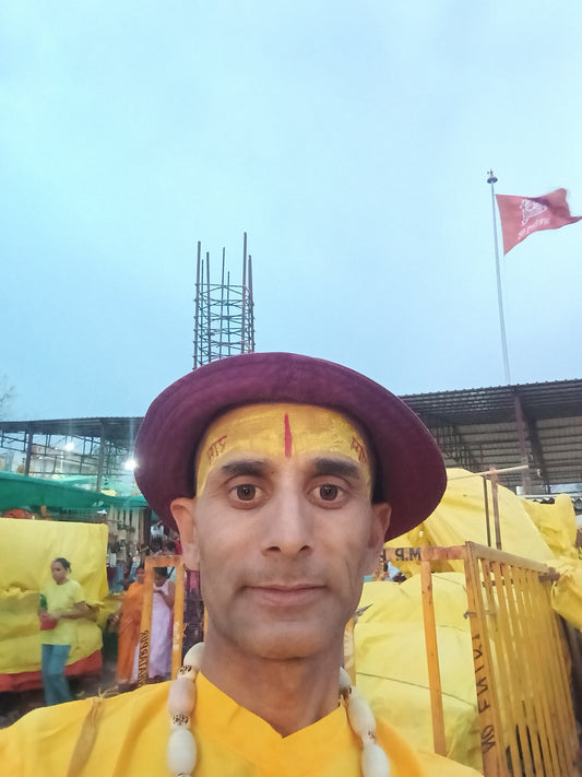 कोई भी व्यक्ति किसी को या किसी चीज़ को नहीं खोता