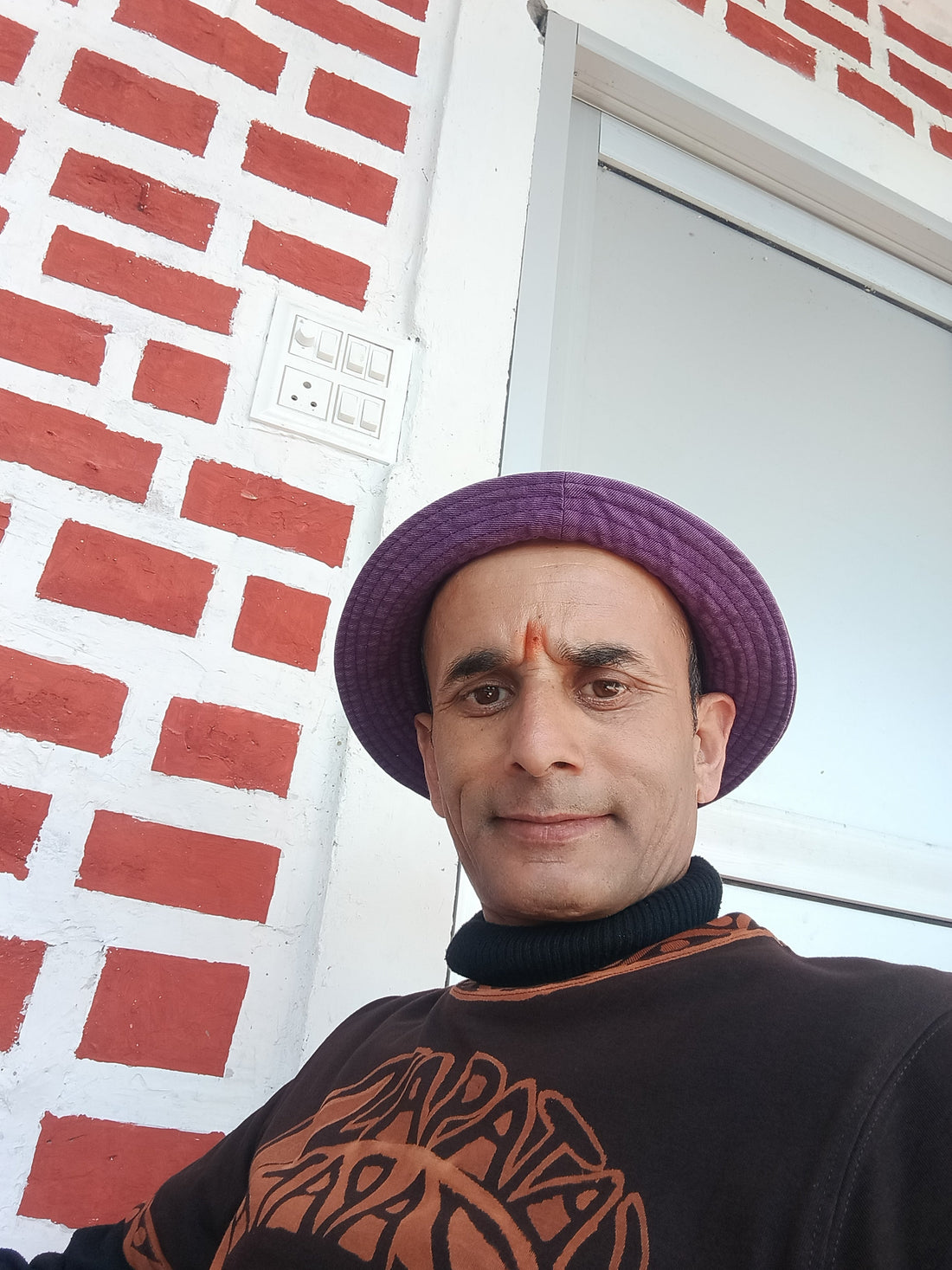 हर कोई तुम्हारी तरह सच्चा नहीं होता