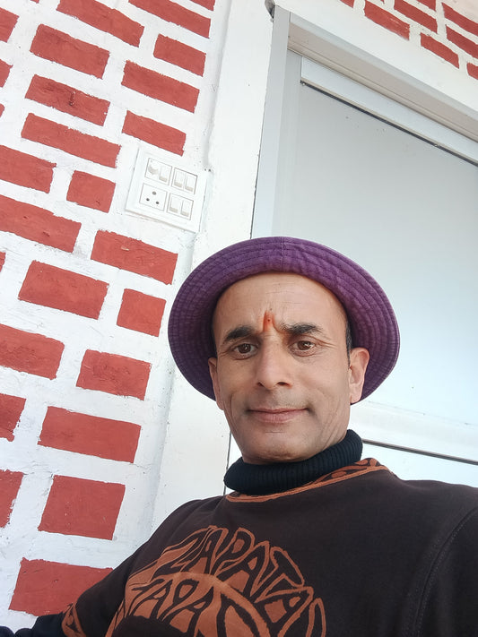 हर कोई तुम्हारी तरह सच्चा नहीं होता